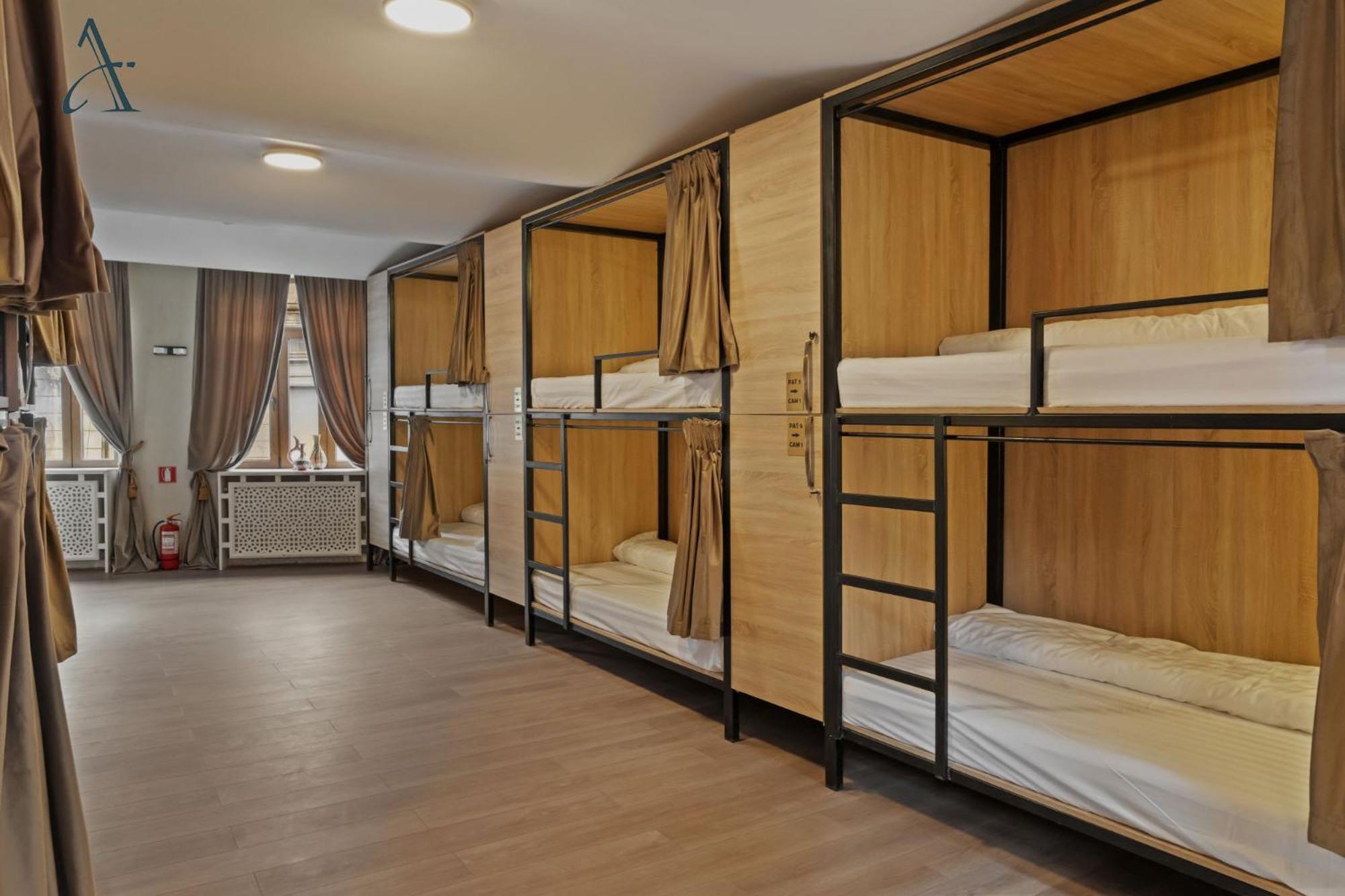 Ramana Garden Hostel - Self-Service Accommodation 부쿠레슈티 외부 사진